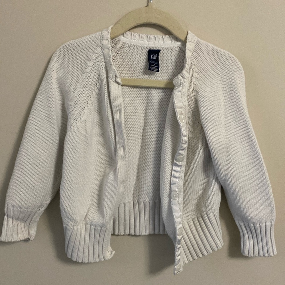 5/$25 Baby Gap knit sweater with flower buttons 2T